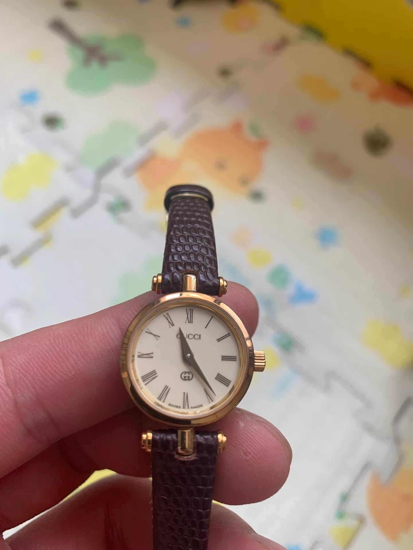 020426-watch-107 Gucci classic sandwich biscuit