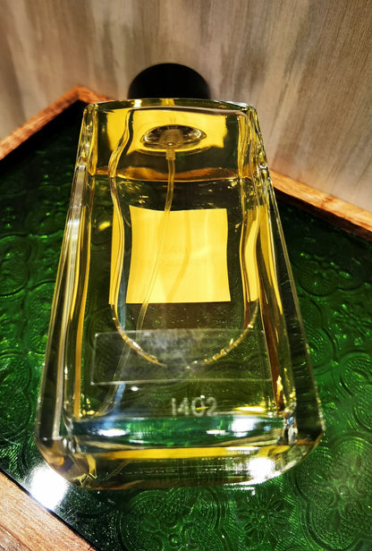 241025-37 Chanel Cuir de Russie Eau de Parfum 200ml 6.8 oz