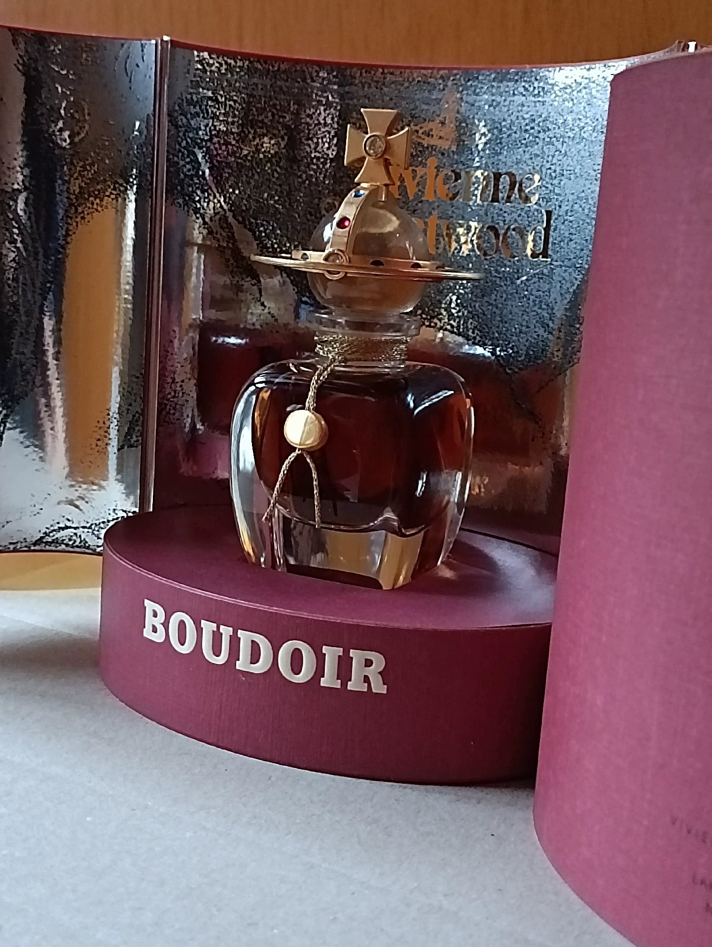 190526-149 Vivienne Eastwood Queen 20ml 0.7 oz