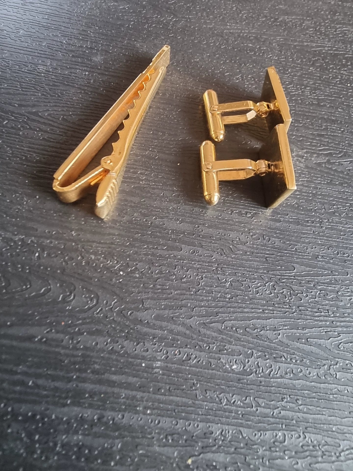 241025-77 Christian Dior Tie clip and button