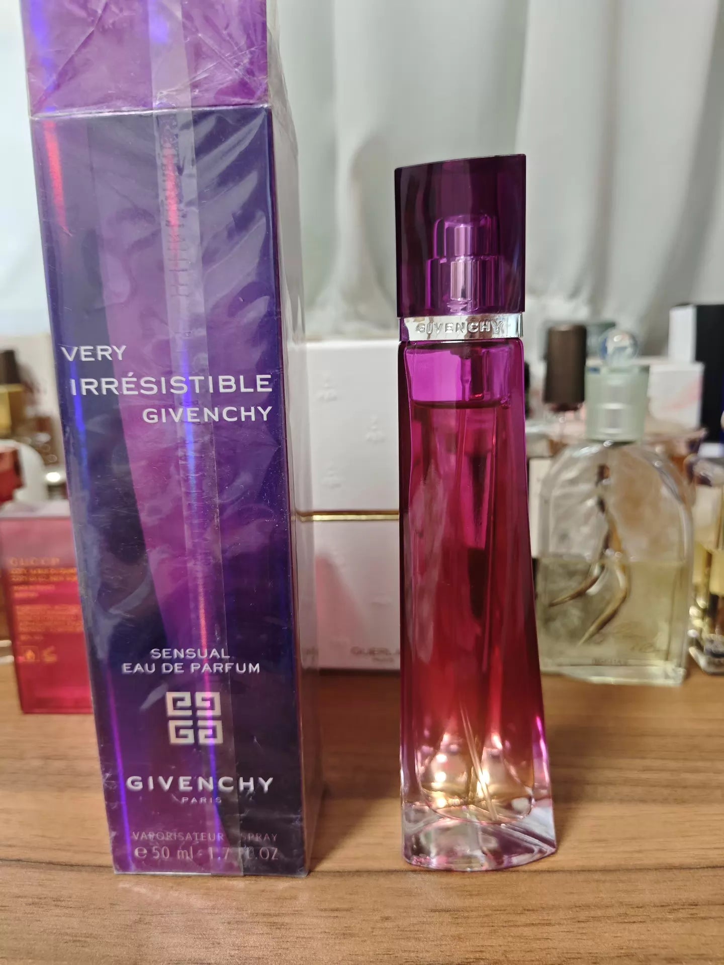 040926-4 Givenchy Purple Charm is Perfume 50ml 1.7 oz
