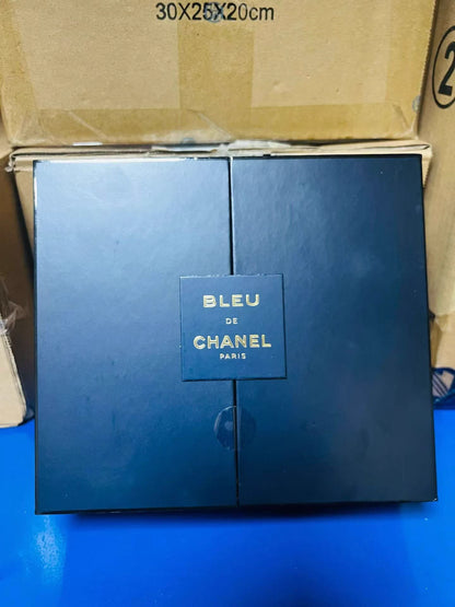 280126-75 Chanel Holiday Limited Edition Gift Box