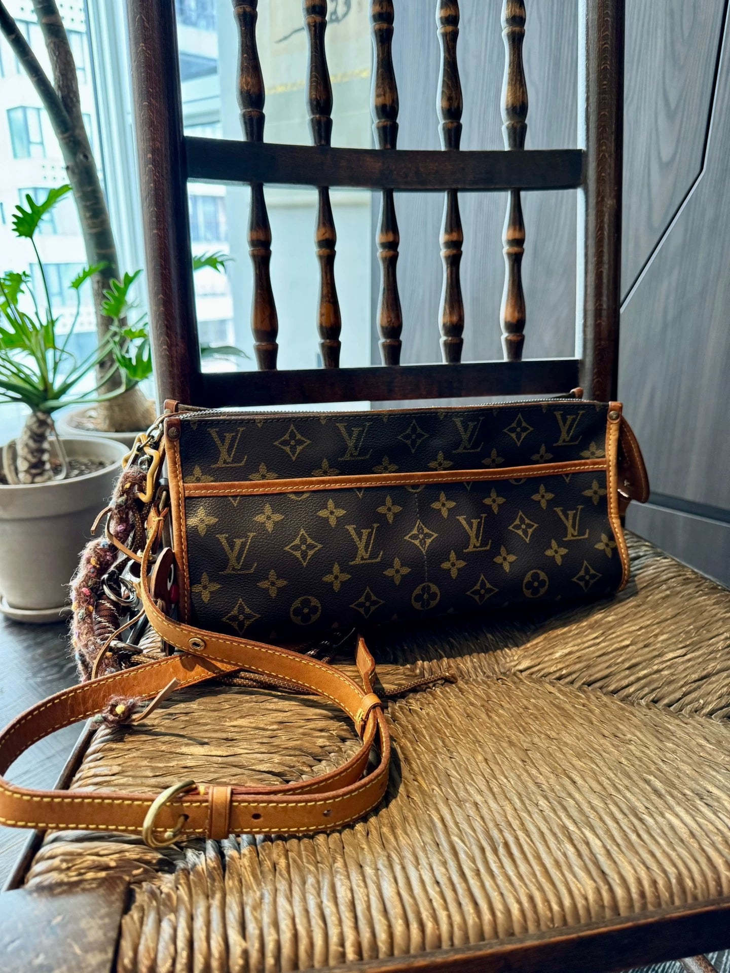 150626-bag-43 Simple luxurious LV handbag