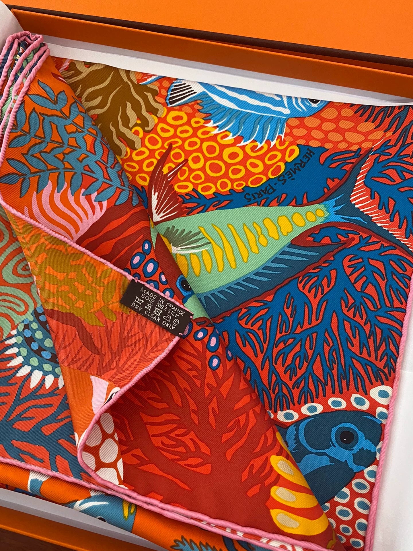 160826-scarf-1 Hermès Genuine silk scarf 90 x 90 cm