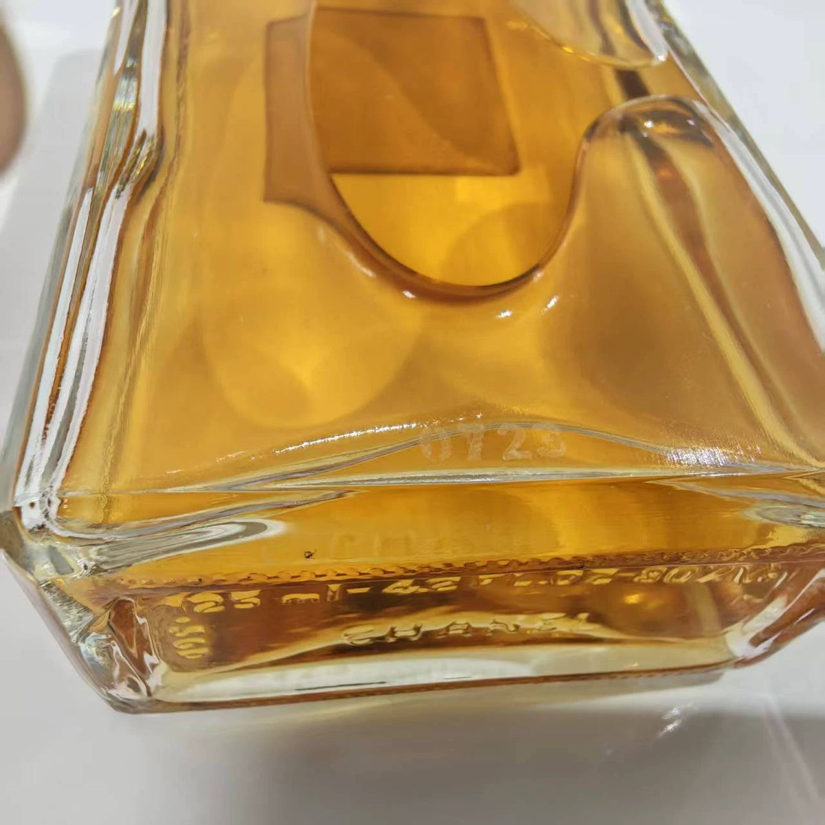 020926-449 Chanel coco lady