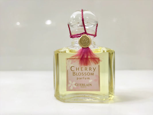 220426-29 Guerlain Sakura Essence 30ml 1 oz