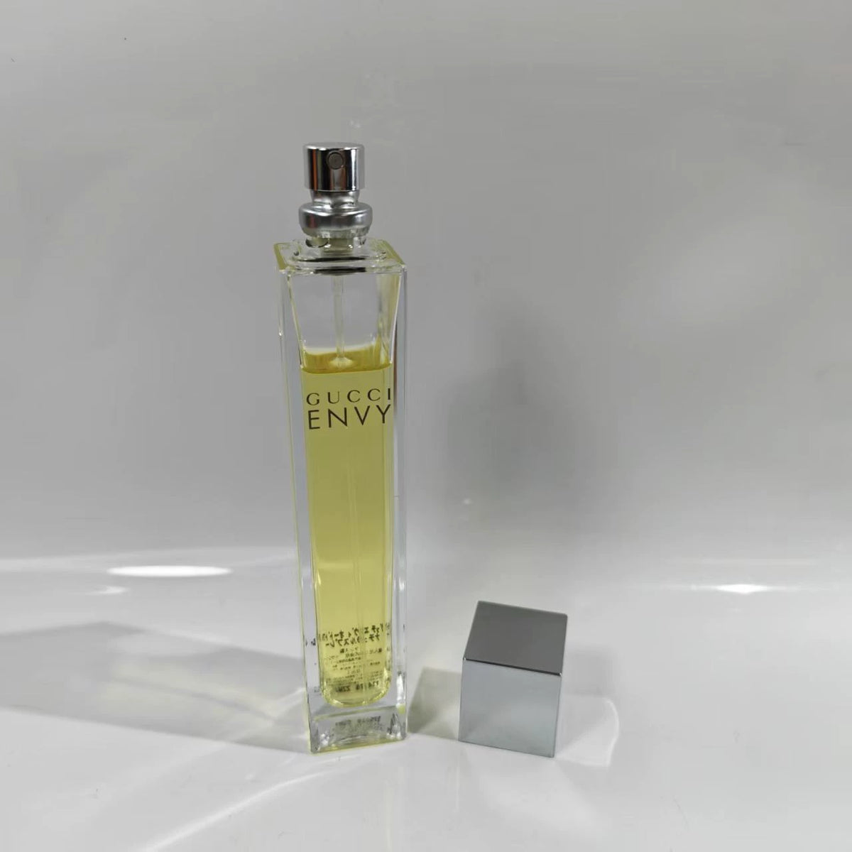 020926-318 Gucci Huang Jealousy