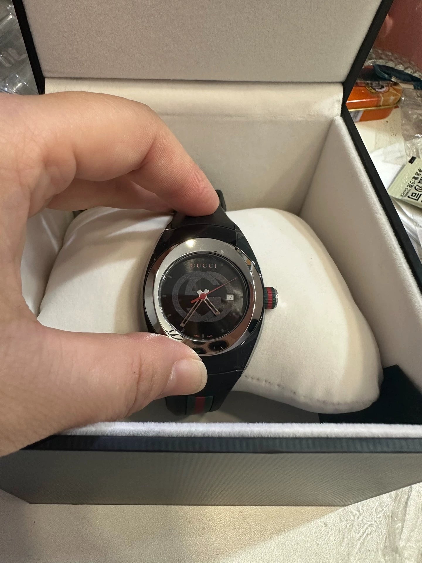 020426-watch-110 Gucci SYNC quartz young