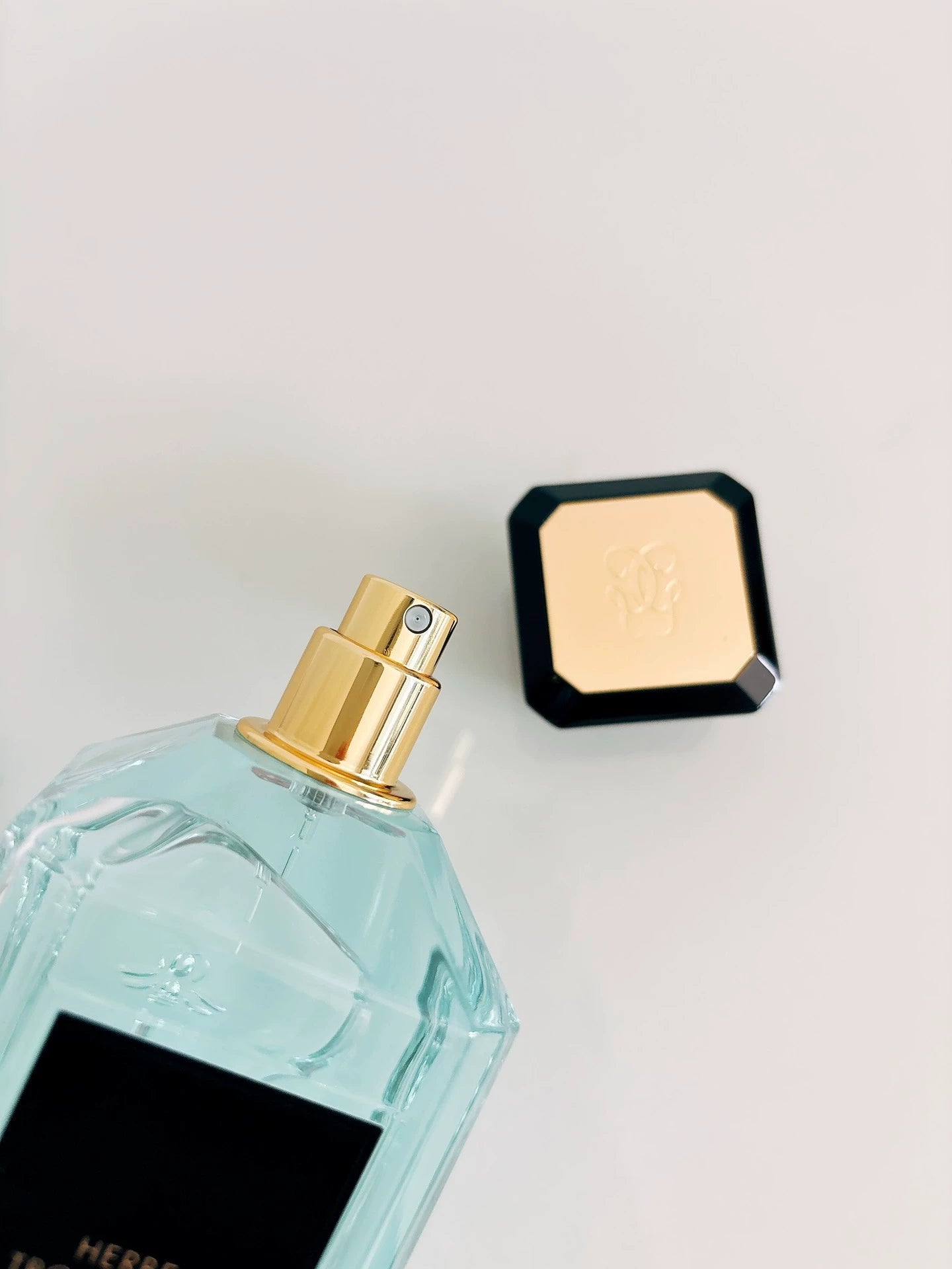 050126-100 Guerlain 200ml 6.8oz Herbes Troublantes