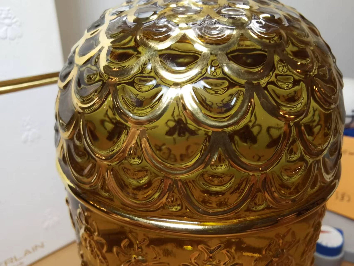 170826-89 Guerlain Madame Butterfly gilt 500ml 16.9 oz
