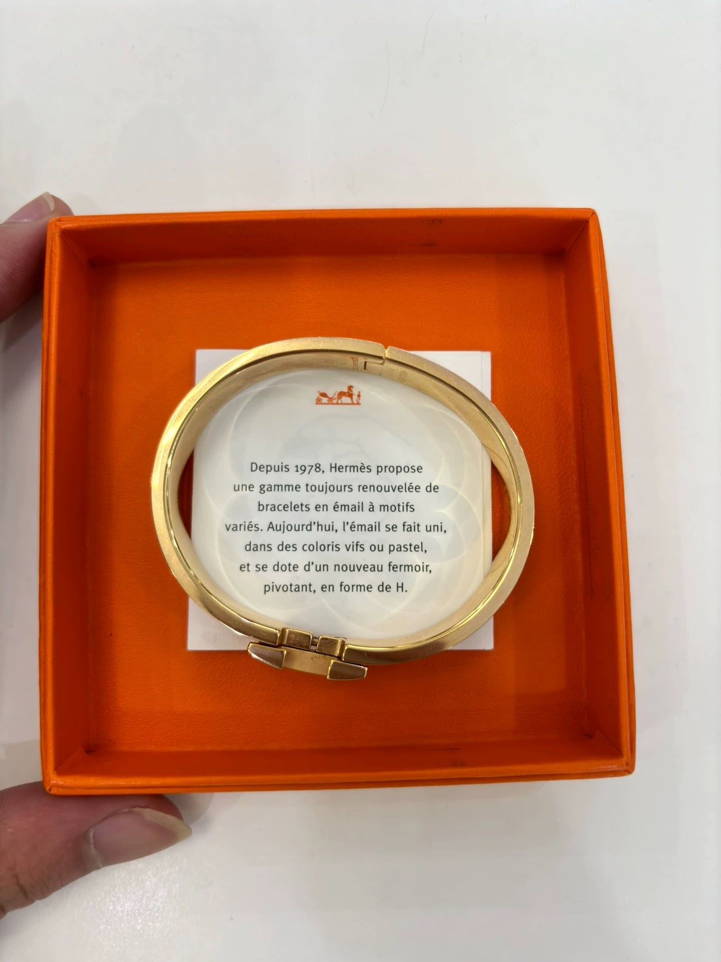 071024-20 Hermes orange enamel gold bracelet Clic HH (GM)