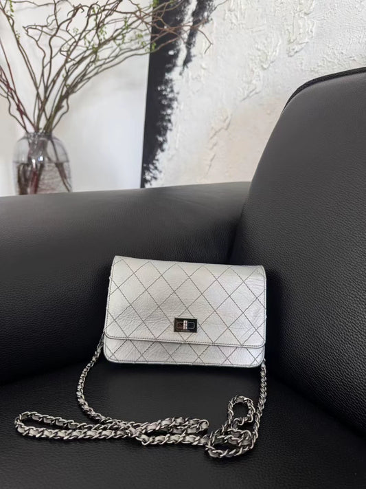 150626-bag-99 Chanel 2.55 buckle silver handbag