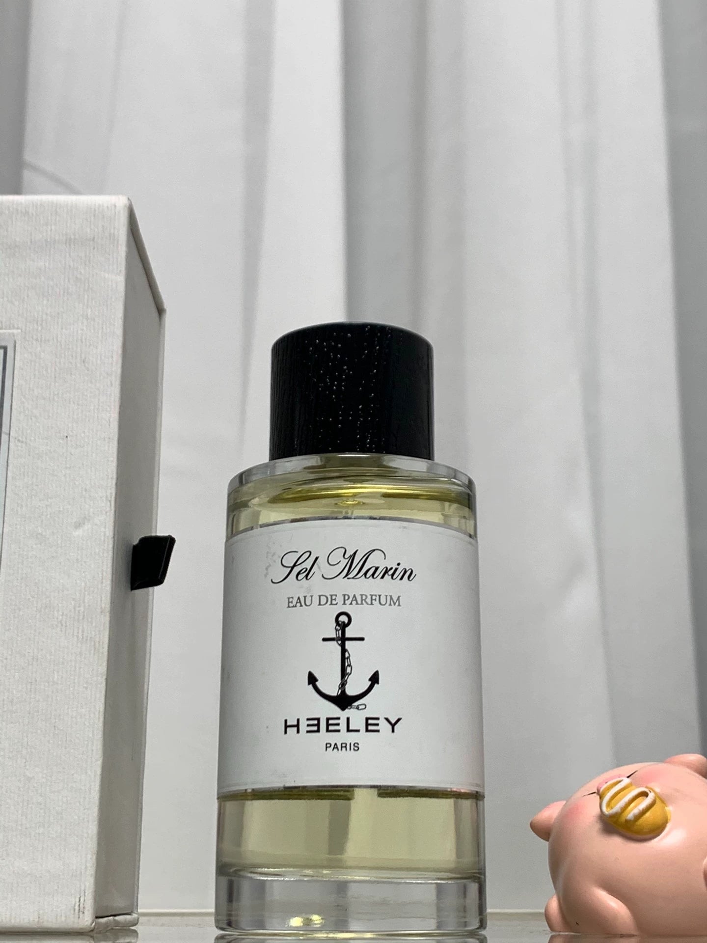 280726-7 There is box 100ml 3.4 oz