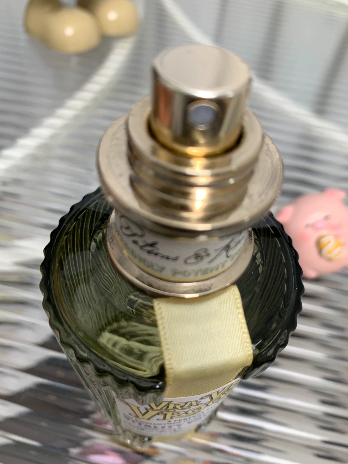 280726-99 Boxless Panhaligen First 100ml 3.4 oz