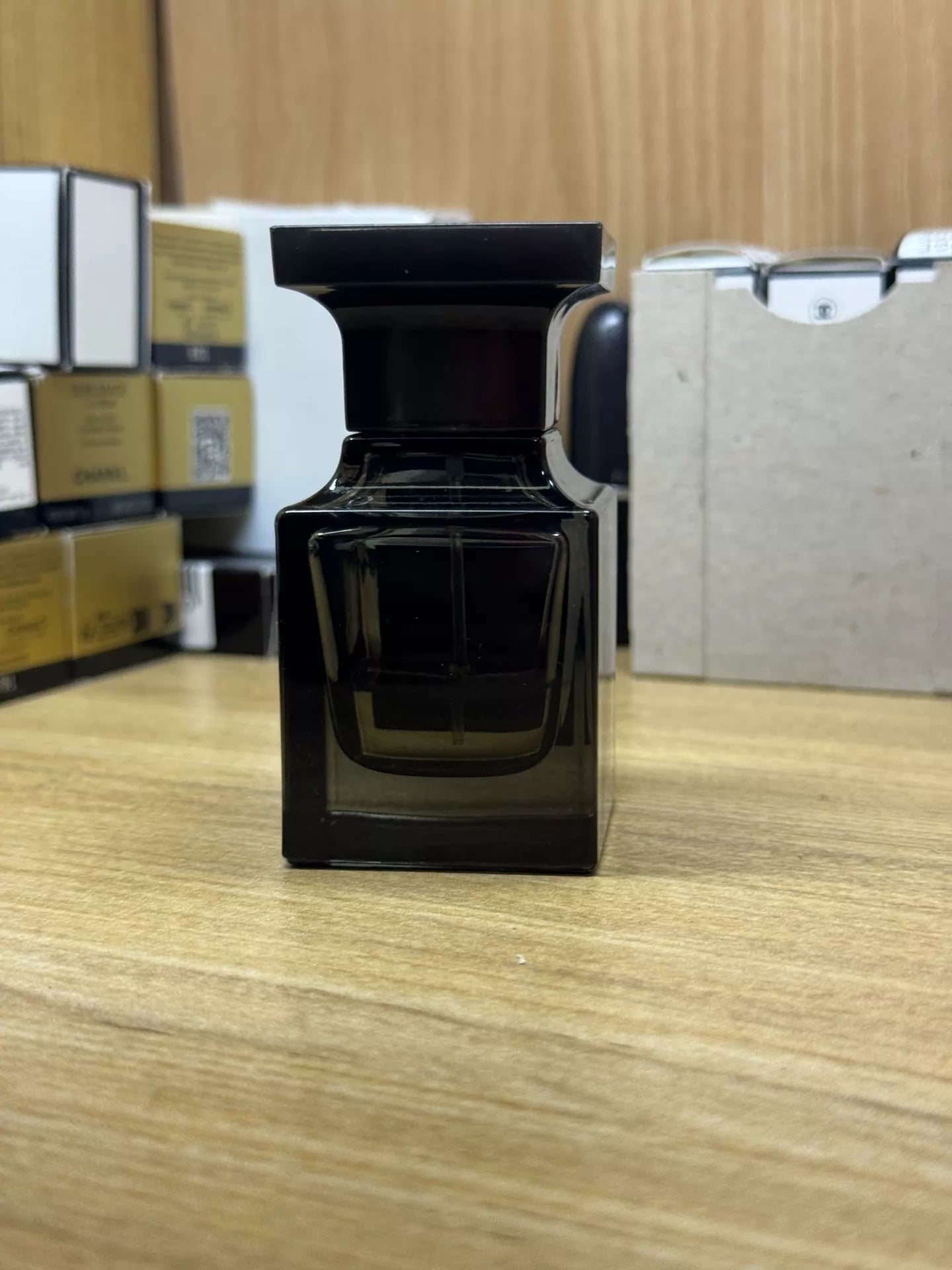 050726-6 Tom Ford Precious Oud remaining Parfum 30ml 1 oz