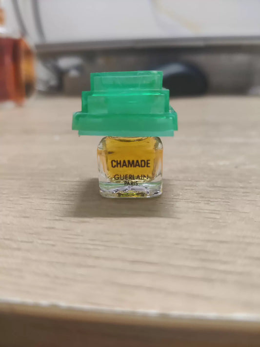 190426-10 Guerlain Drum of 1ml 0 oz