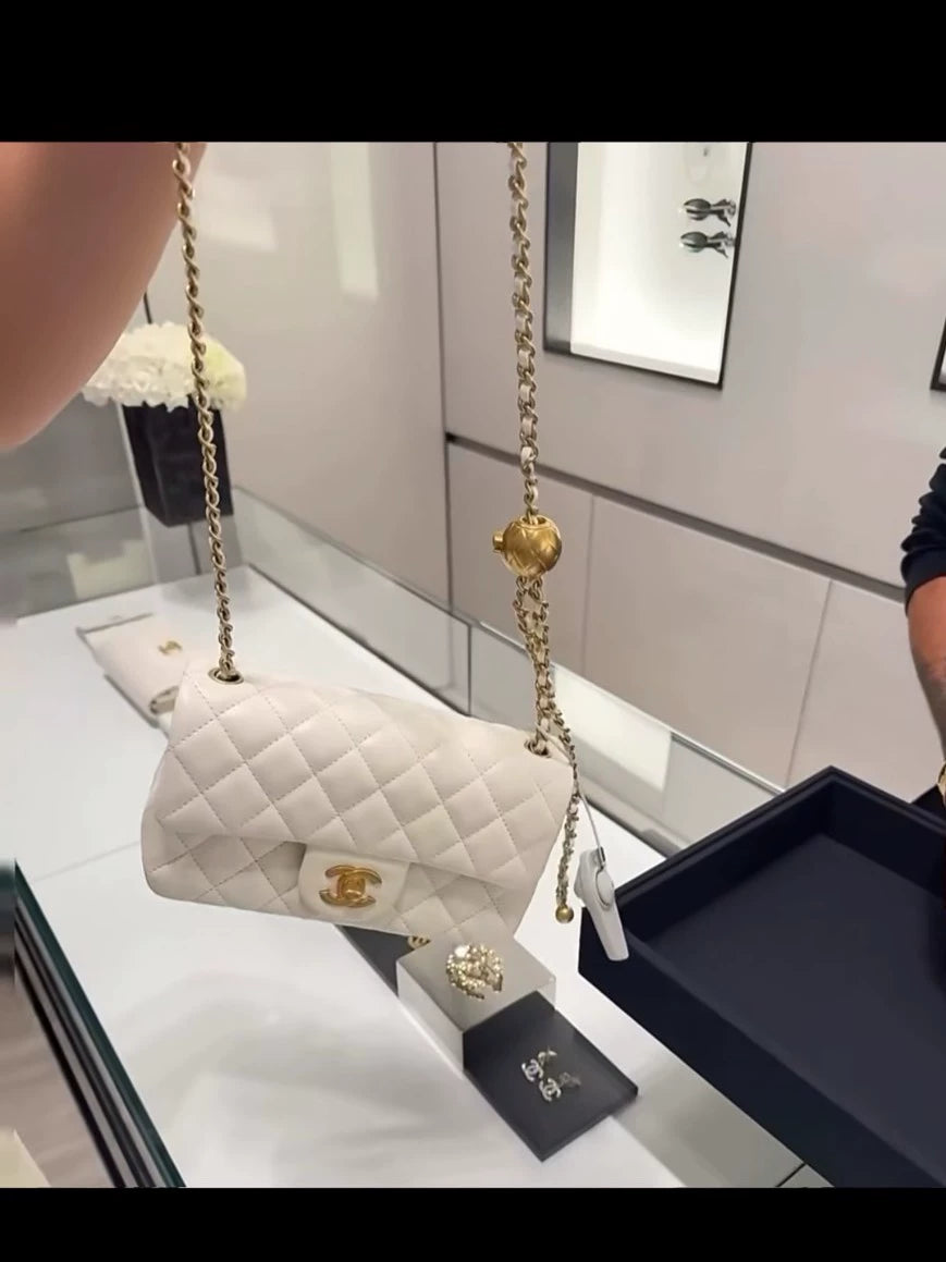 150626-bag-82 Chanel white gold ball handbag