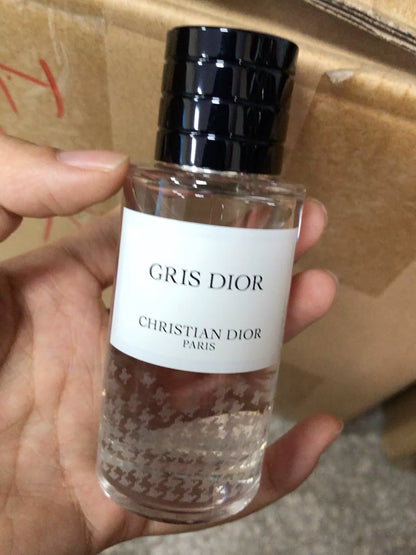 150726-229 Dior Montaigne Salon Parfum 40ml 1.4 oz