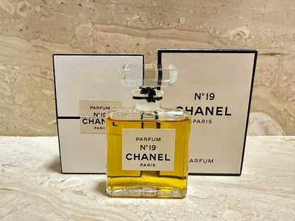 091025-89 Chanel No 19 Parfum Perfume 28ml 1 oz
