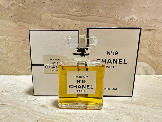 091025-89 Chanel No 19 Parfum Perfume 28ml 1 oz