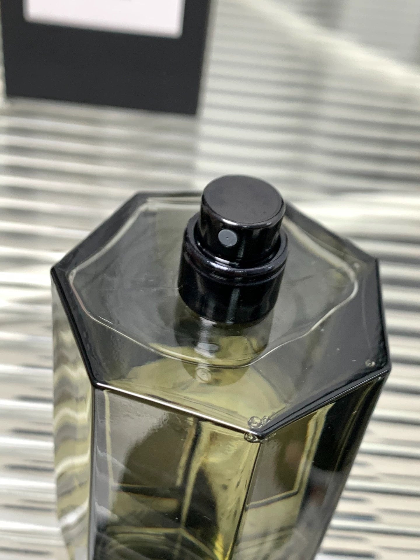 280726-81 There is box 100ml 3.4 oz