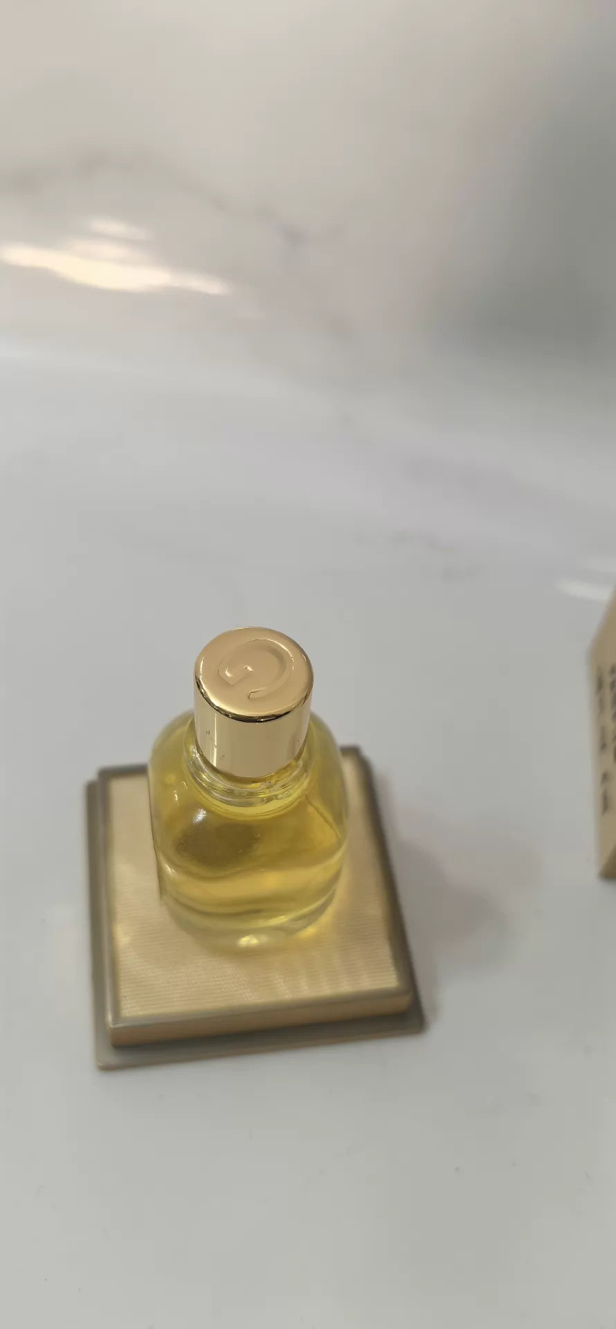220826-143 Givenchy Old version of Perfume 4ml 0.1 oz