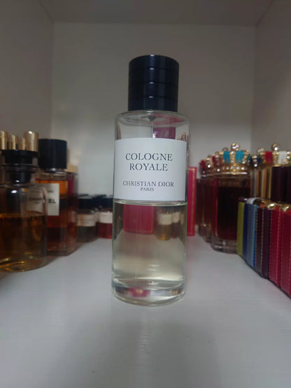 110826-86 Dior montaigne salon Perfume