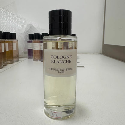 280126-94 Dior Dior Pure White 250ml 8.5oz