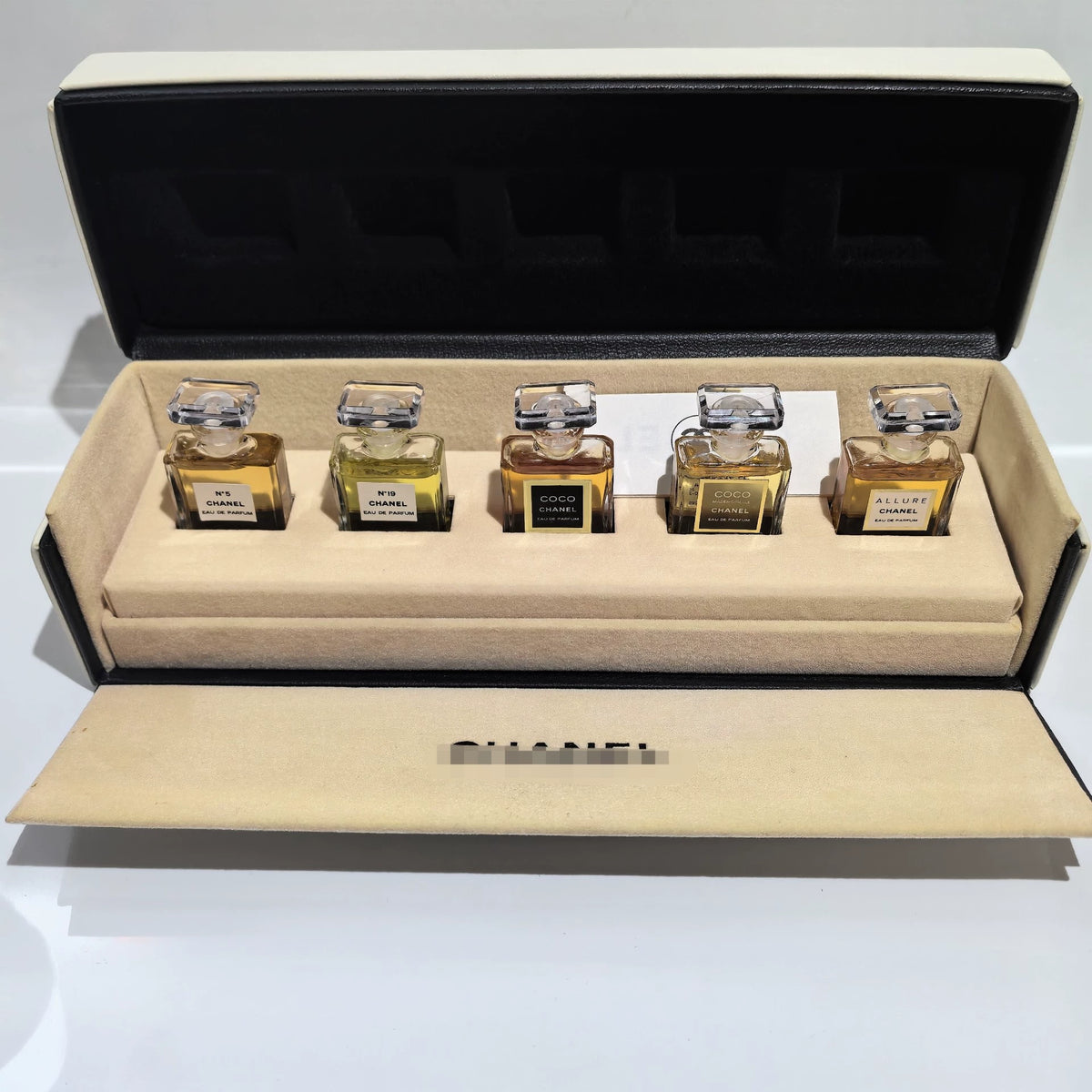 020926-221 Chanel set 3. 5ml 0.2 oz
