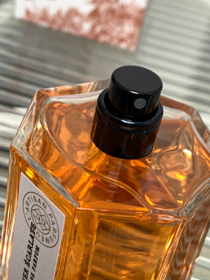 280726-139 There is box 100ml 3.4 oz