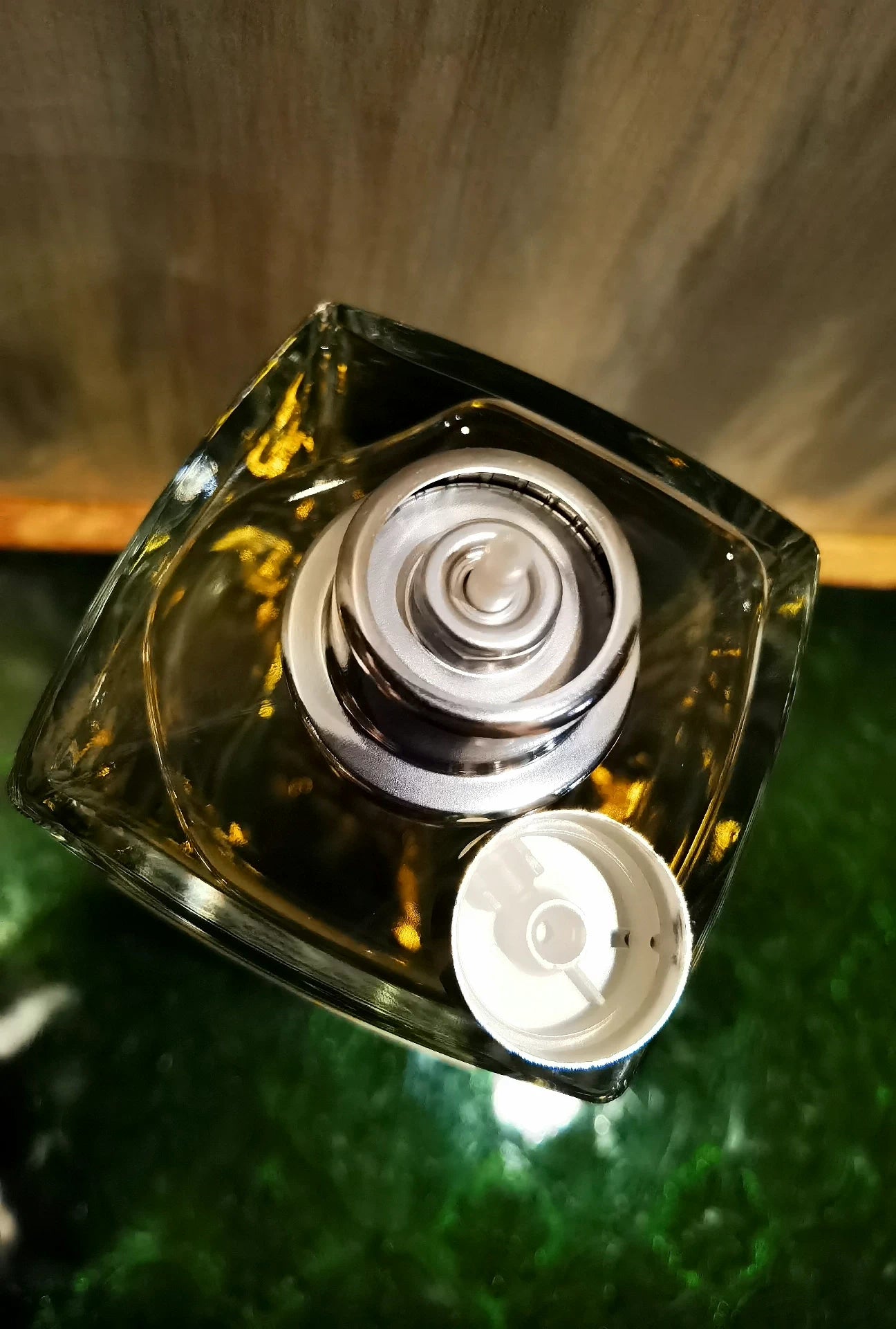 241025-37 Chanel Cuir de Russie Eau de Parfum 200ml 6.8 oz