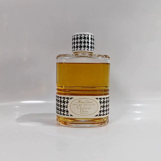 Dior jasmine charm