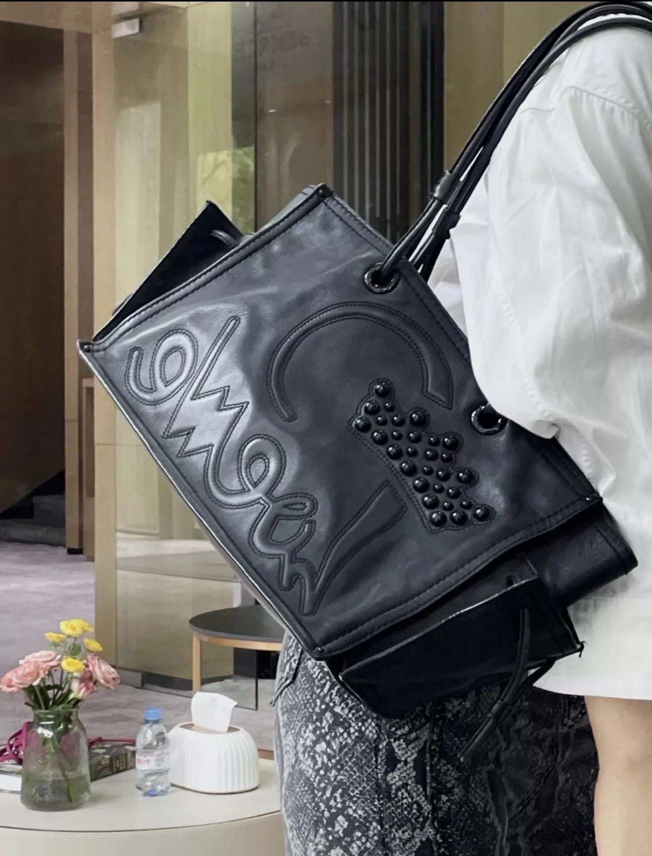 150626-bag-74 vintage middle-aged loewe handbag