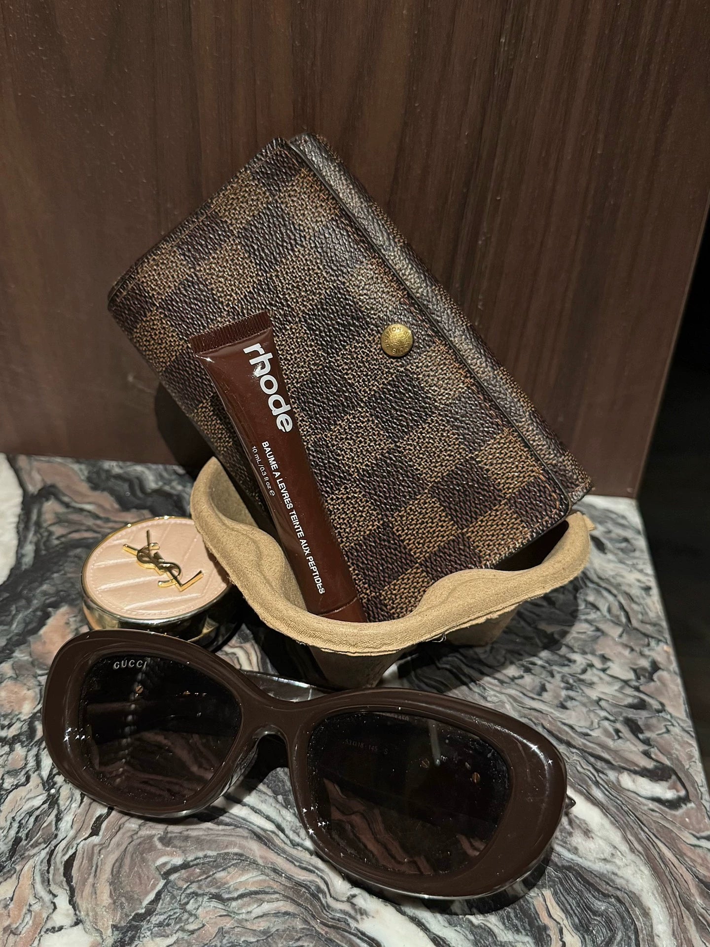 150626-bag-44 lv cheerboard wallet