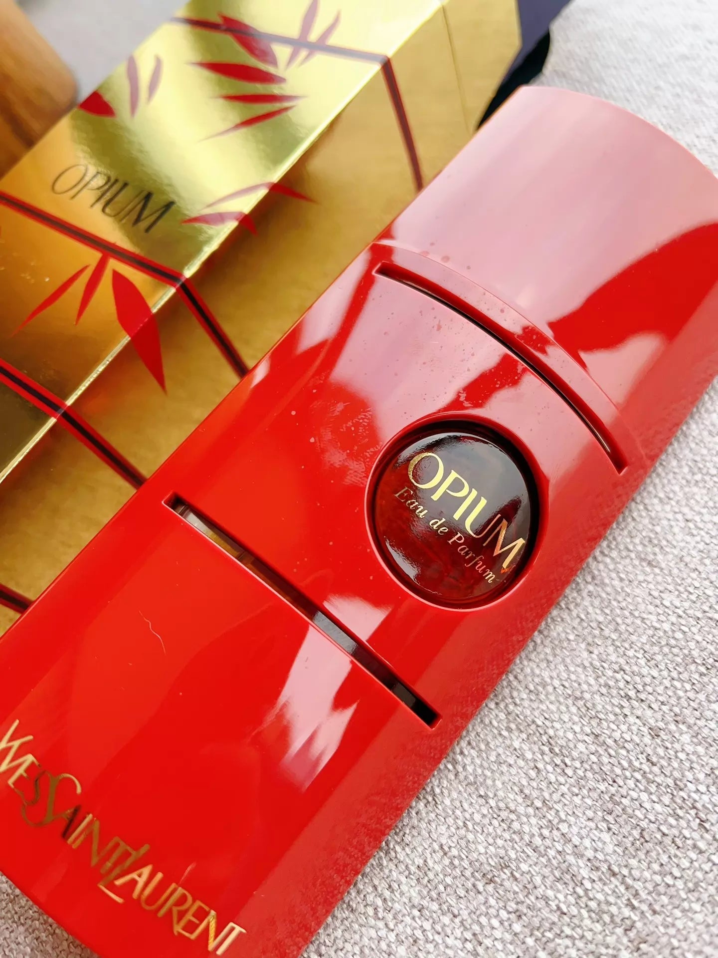 090826-10 Yves Saint Laurent Red Crow Perfume
