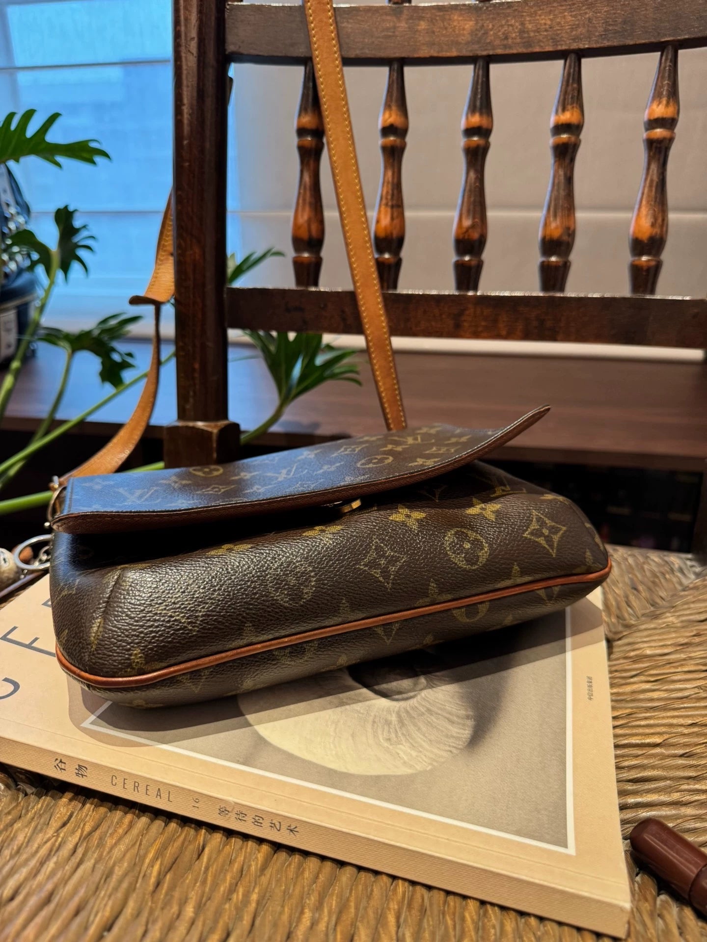150626-bag-77 Lv horizontal version handbag