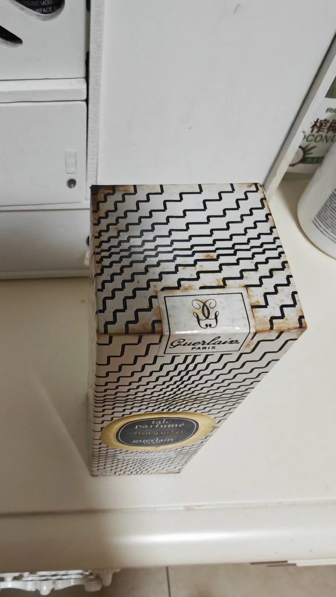 121225-86 Guerlain Mitsouko talc parfume