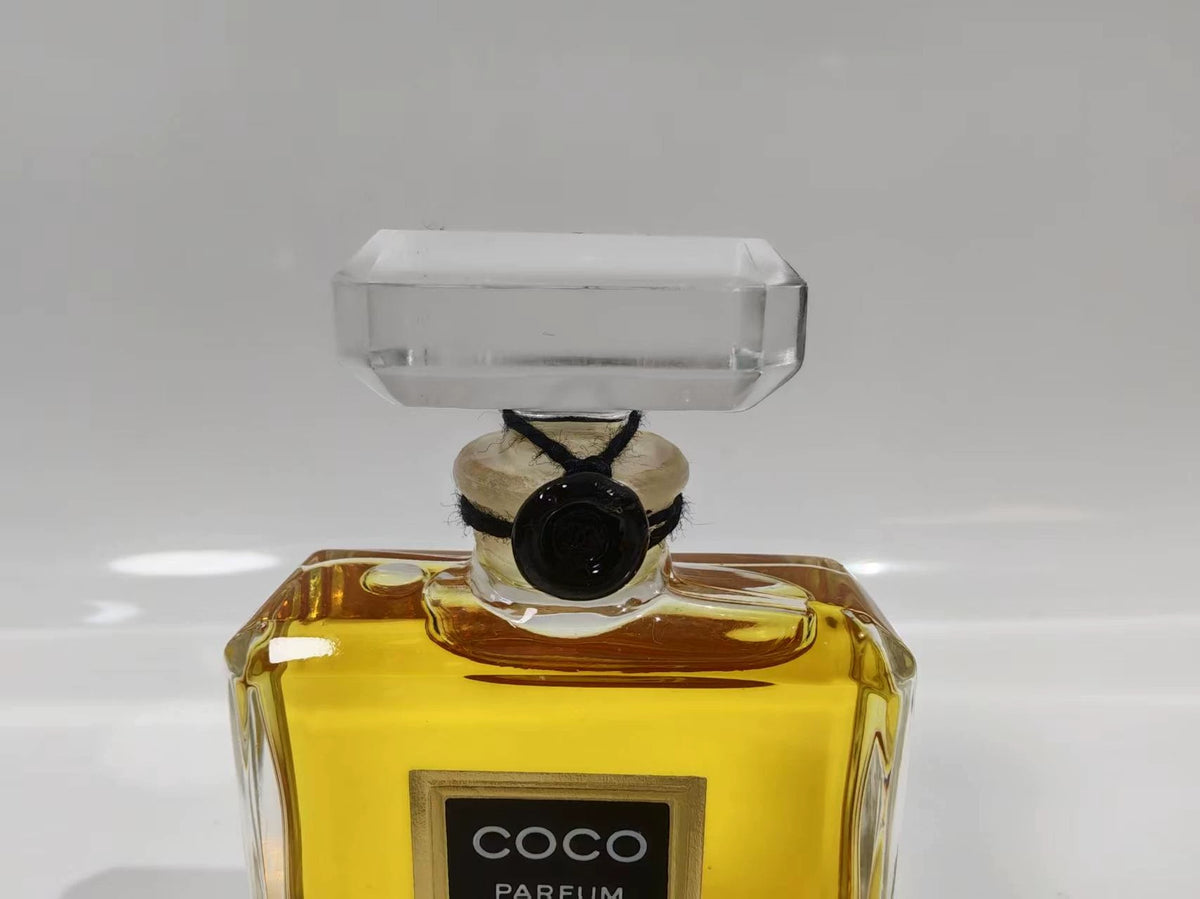 020926-454 Chanel coco women