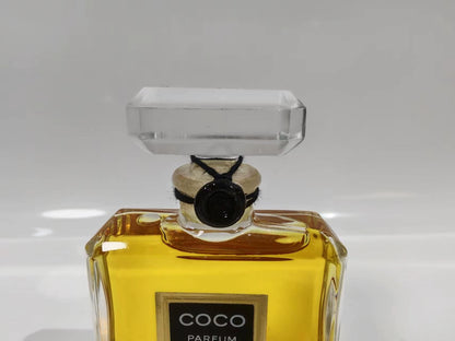 020926-454 Chanel coco women