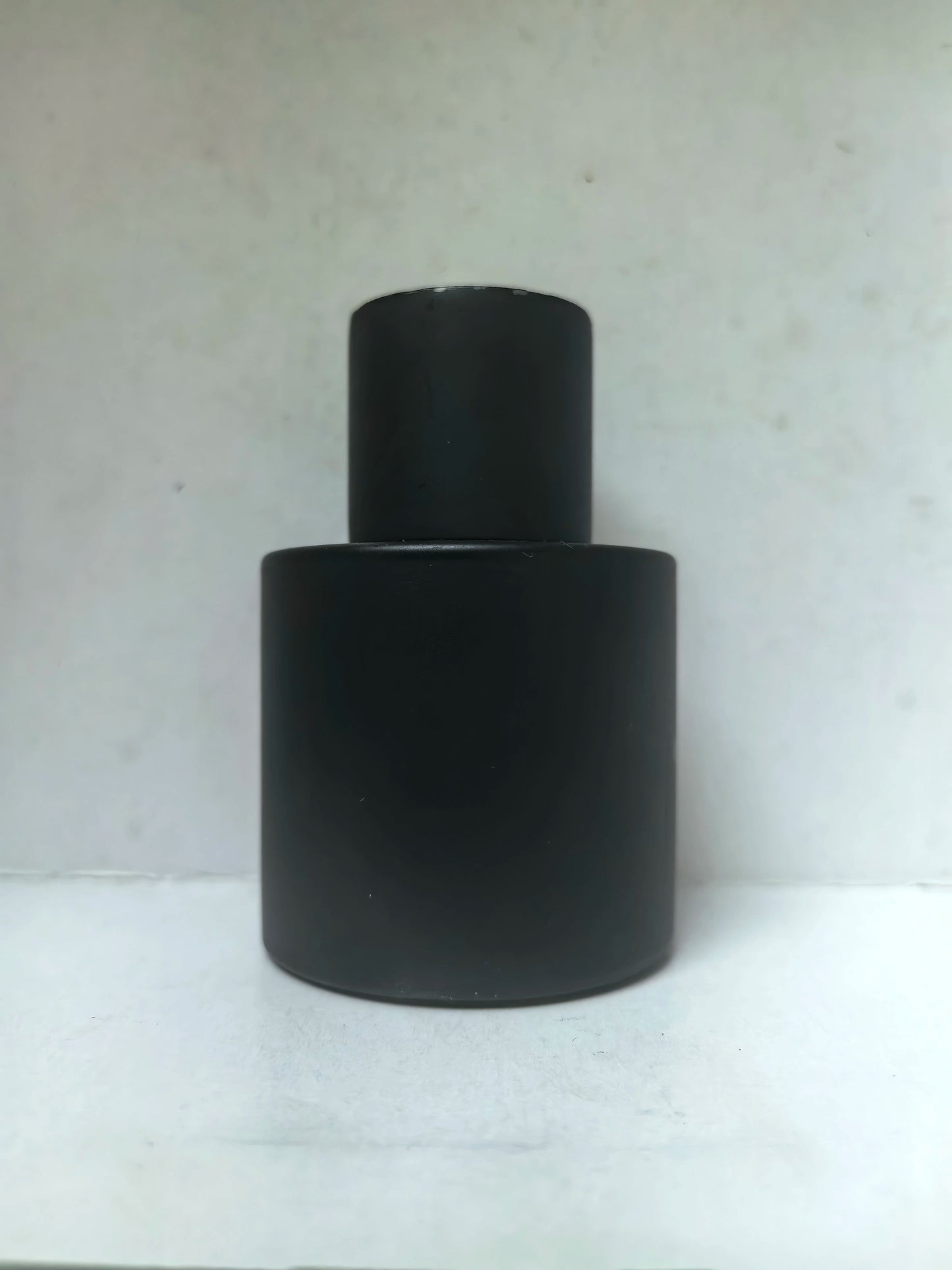 020326-21 Tom Ford Light Shadow Leather Perfume 50ml  1.7oz