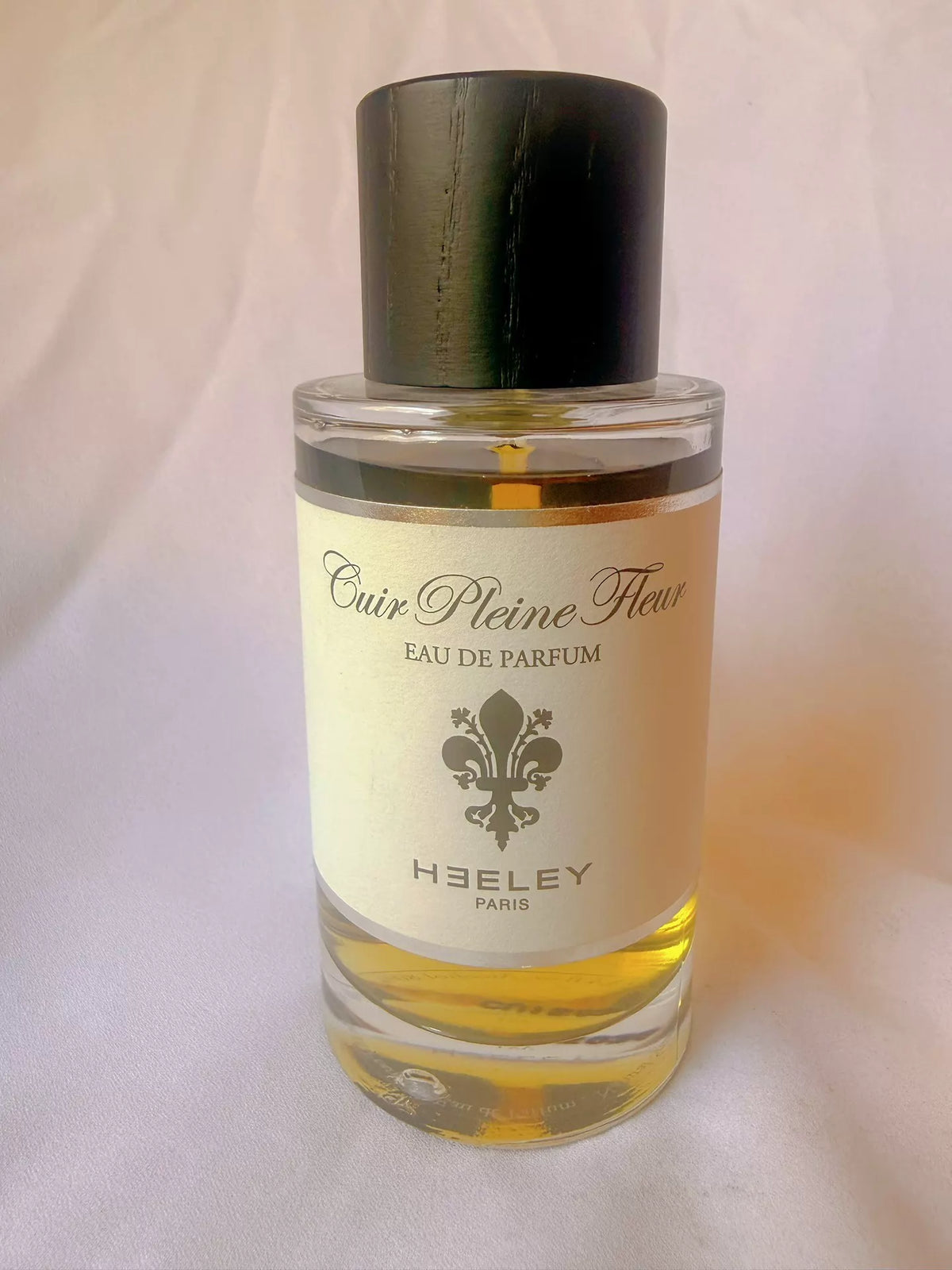 081026-79 Heeley James Cuir Pleine Parfum