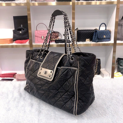 221124-77 Auth CHANEL Black 2.55 large shoulder bag