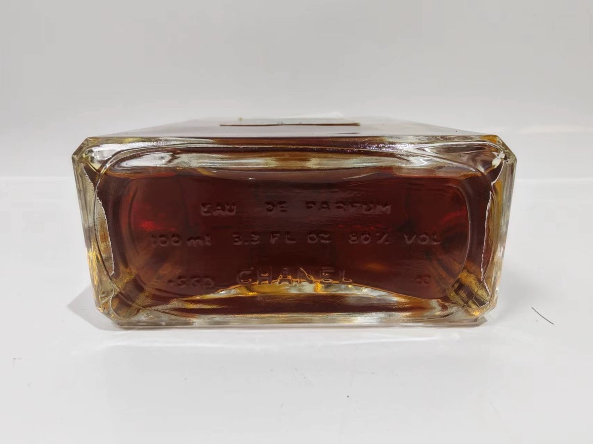020926-28 Chanel coco lady
