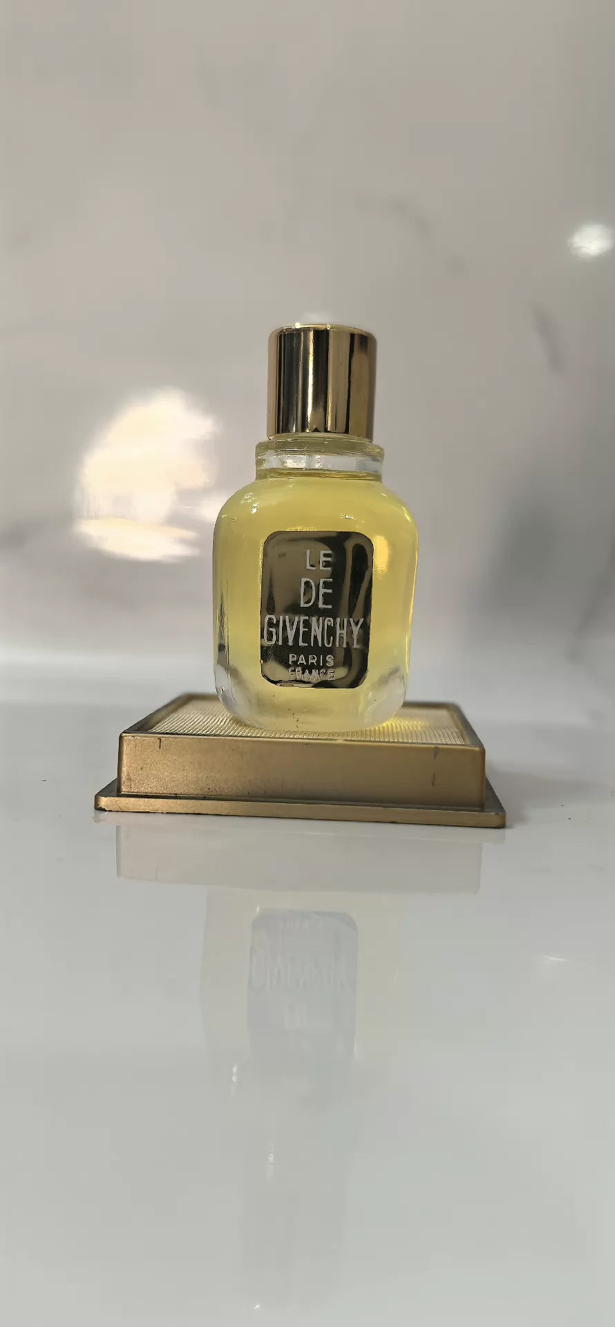 220826-143 Givenchy Old version of Perfume 4ml 0.1 oz