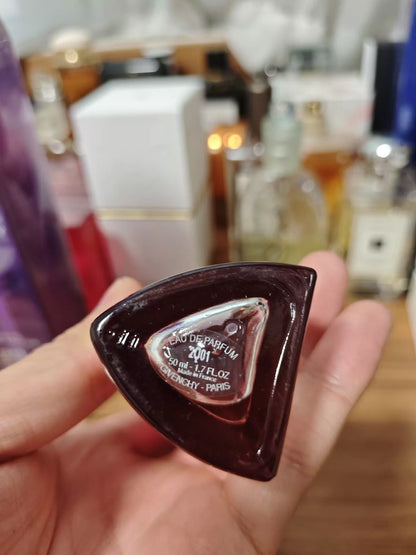 040926-4 Givenchy Purple Charm is Perfume 50ml 1.7 oz
