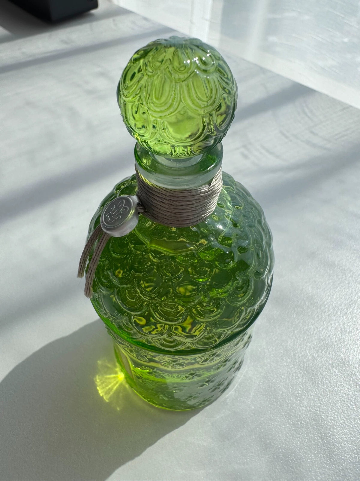 051026-16 Guerlain Bee Pose Bottle Color Bottle Grass Green Liquid EDT 125ML 4.2 oz