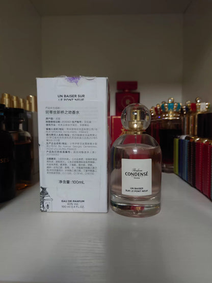 110826-87 Cordis Kiss of Perfume