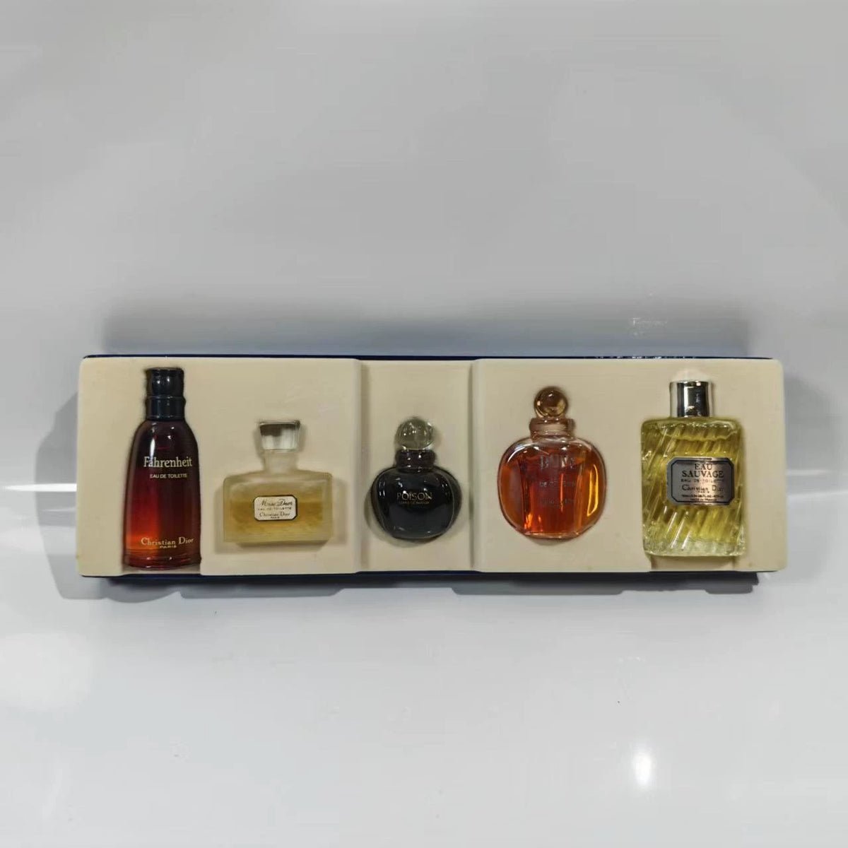 020926-297 Dior set box