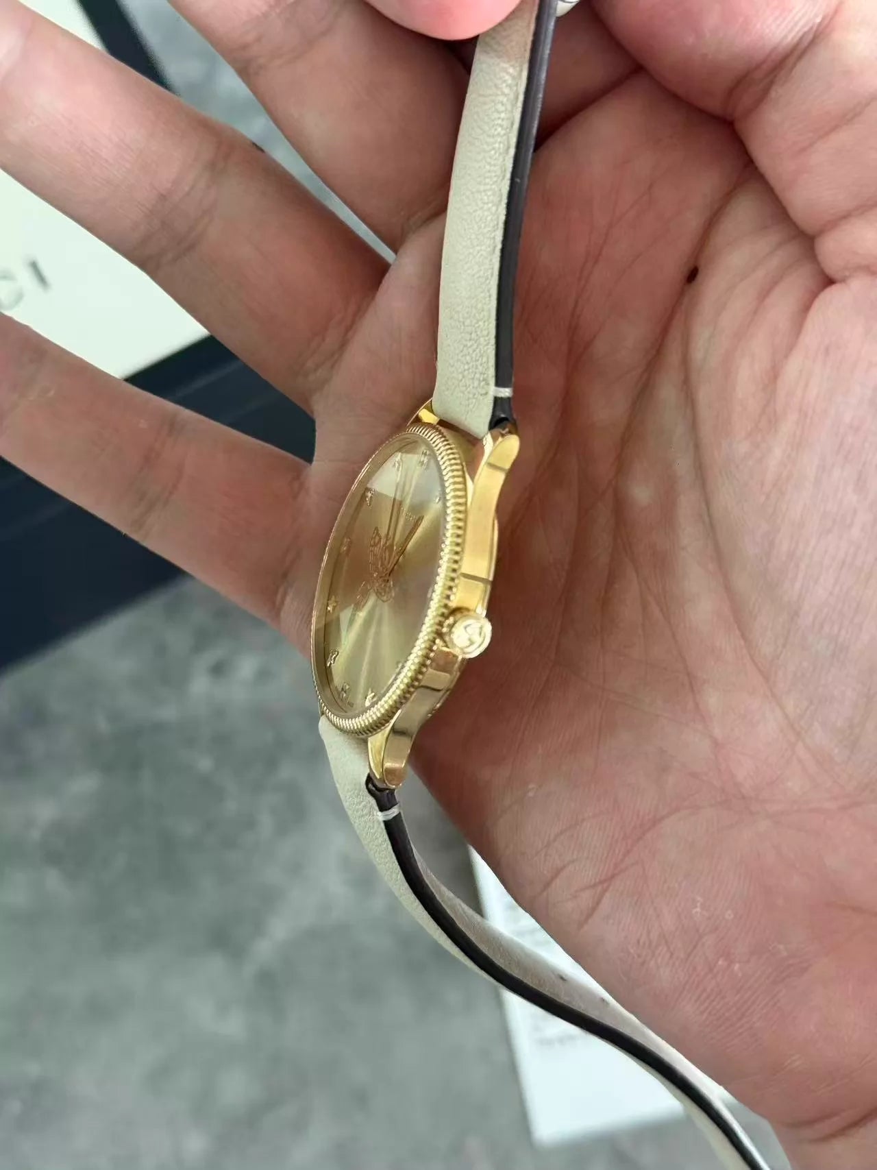 020426-watch-101 Gucci Milk Brown Bee