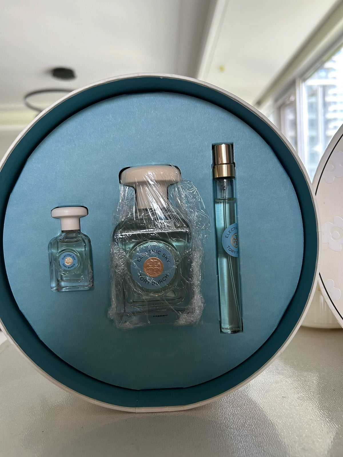 280926-114 Tory Burch 90ml 3 oz